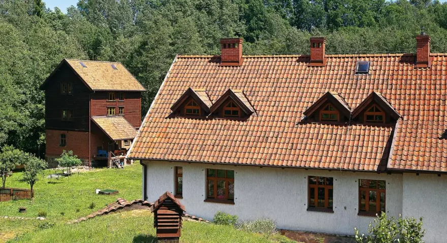 Ile kosztuje robocizna dachu? Zaskakujące ceny i różnice w kosztach